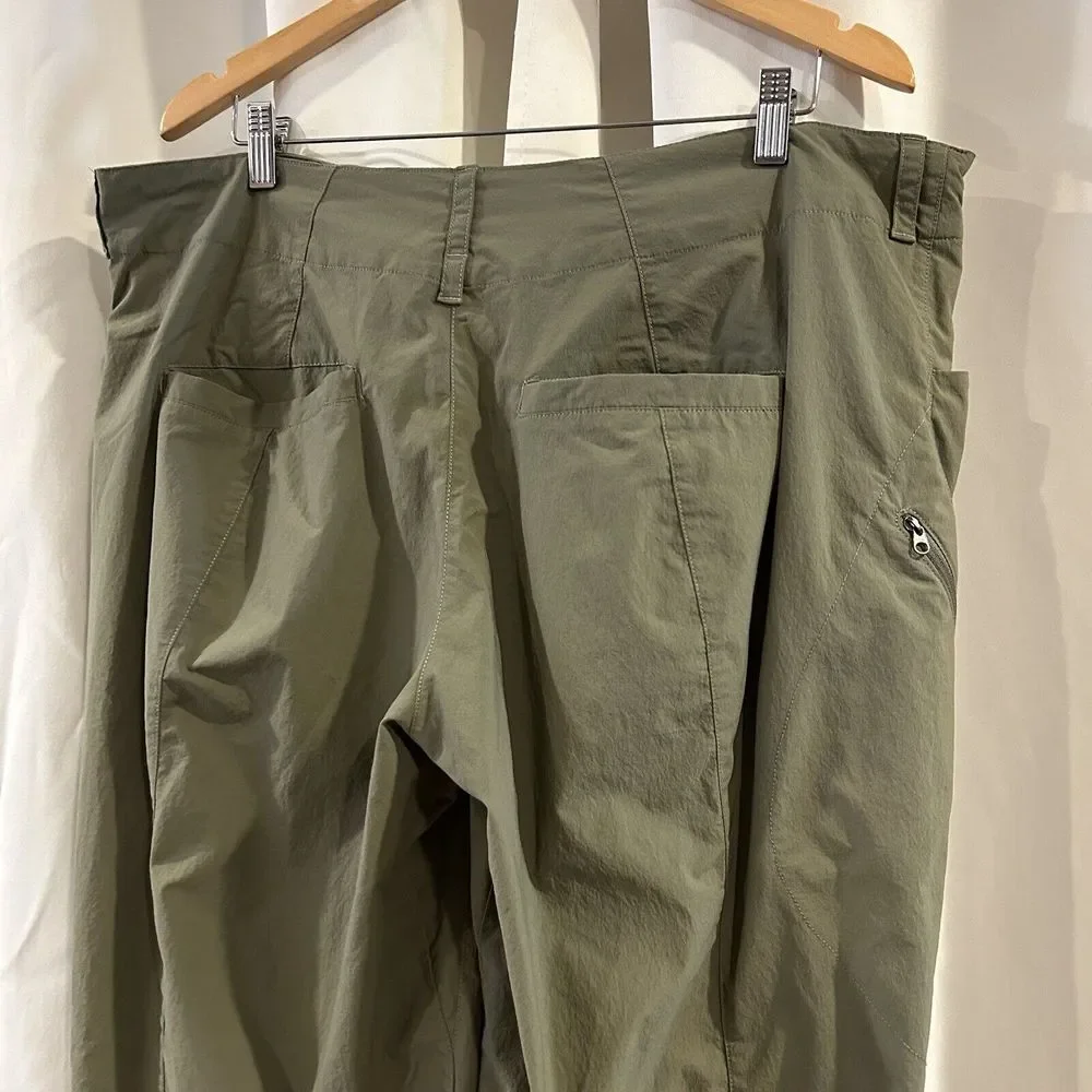 Northface Men's Green Nylon Hiking‎ Outdoor Pants Size 40